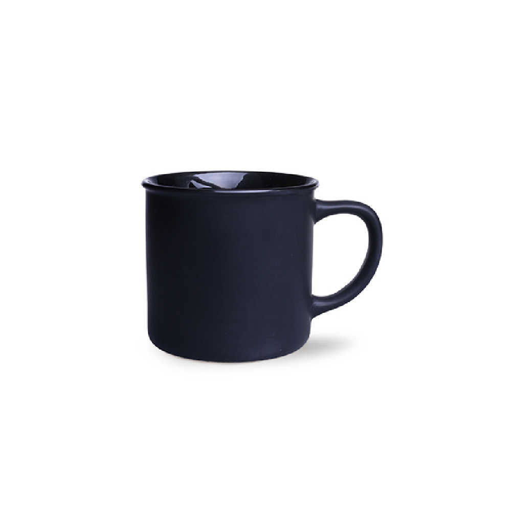 Keramik Tasse mit einem Fassungsvermögen von 31 cl. Keramik Tasse mit einem Fassungsvermögen von 31 cl.